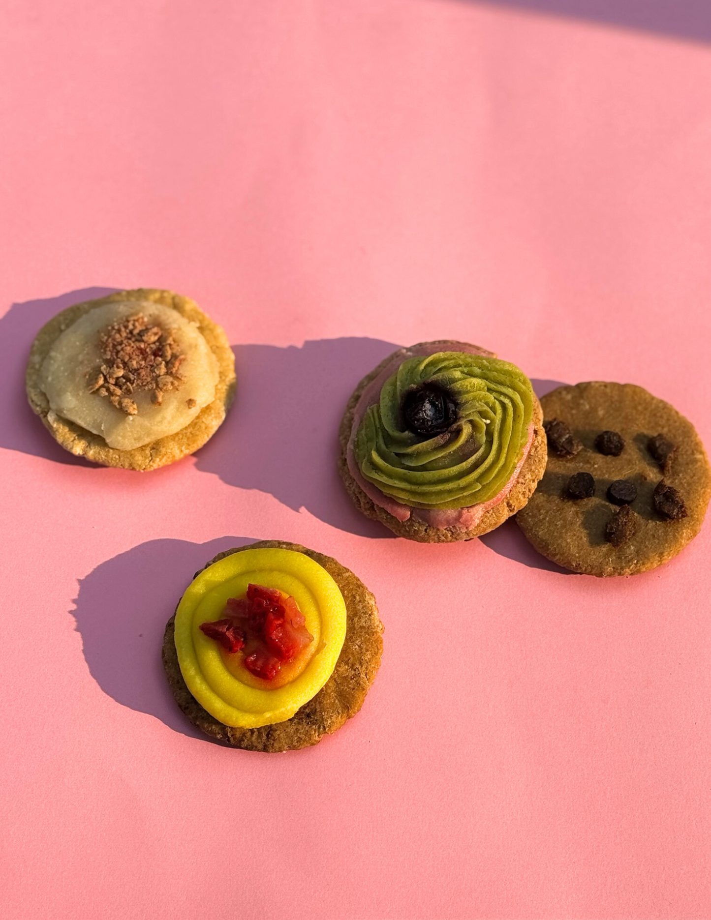 The Cookies Flight – Dog-Friendly Crumble Box (Freshly Made, 300g)